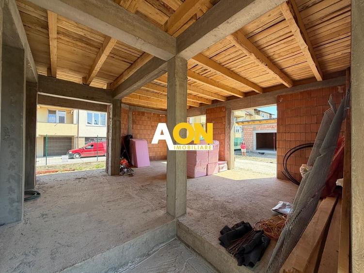 Casă individuală cu 4 camere cu Canalizare în Central