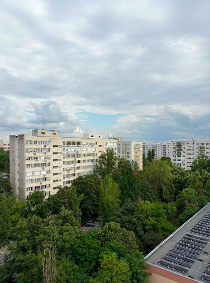 Apartament cu 3 camere semidecomandat în Drumul Taberei