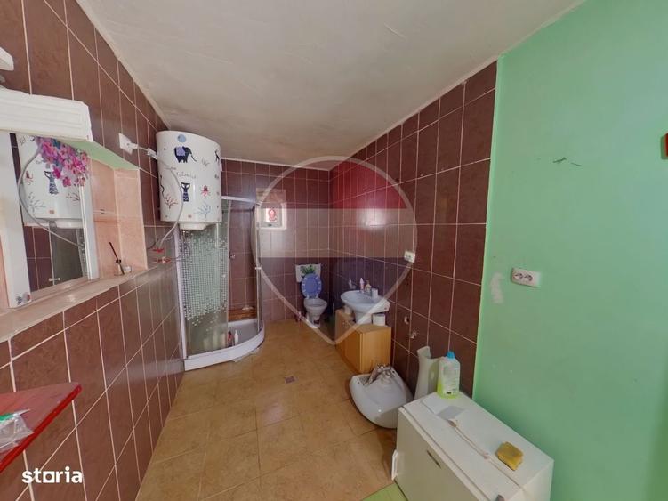 Casă cu 4 camere în Bârsana