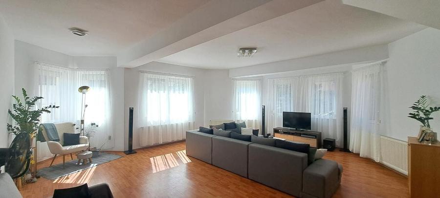 Casă individuală cu 5 camere cu Canalizare în Dealuri Oradea