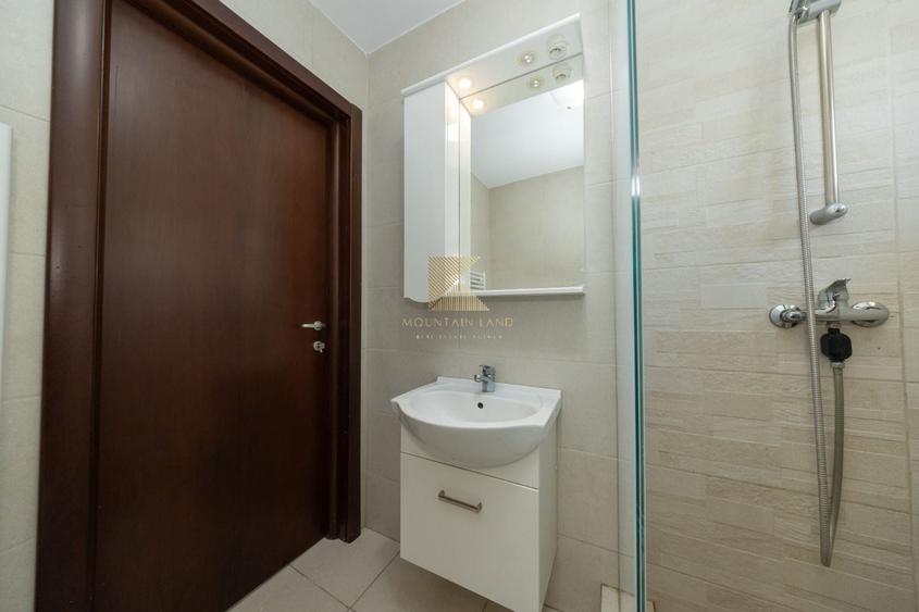 Apartament cu 3 camere semidecomandat în Gării