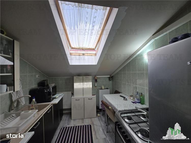 Apartament cu 3 camere decomandat în Valea Oltului