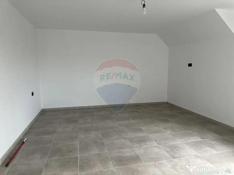 Casă cu 5 camere cu Teren 1200 Mp în Rediu
