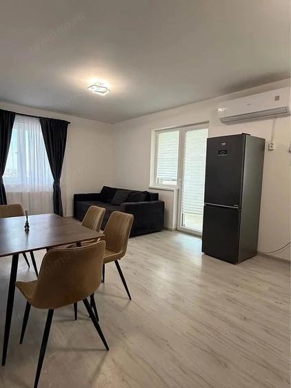 Apartament cu 3 camere decomandat în Berceni
