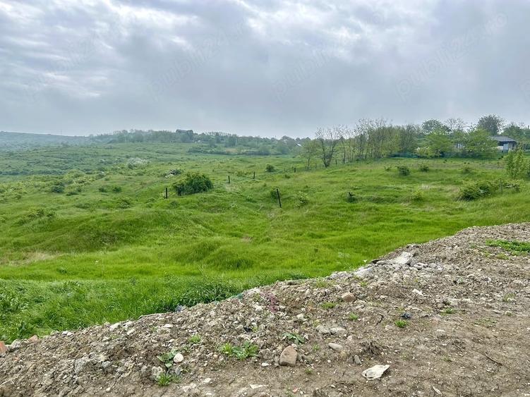 Teren de 5100 mp, în Aroneanu