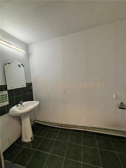Spațiu comercial, de 63 mp, în Independenței