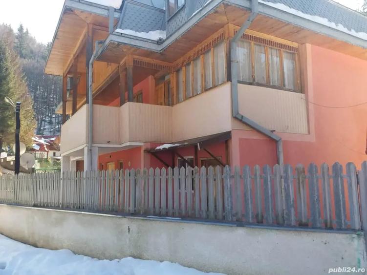 Casă cu 5 camere cu Teren 550 Mp în Lepșa