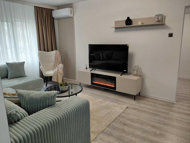 Apartament cu 3 camere semidecomandat în Micro 16