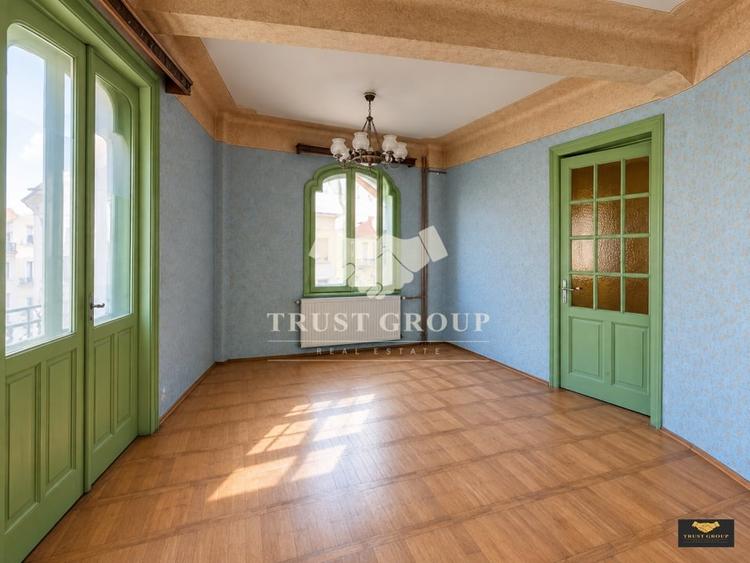Apartament cu 4 camere semidecomandat în Unirii