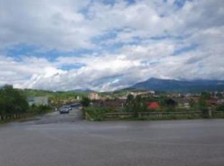 Casă cu 1 camere cu Teren 290 Mp în Petros