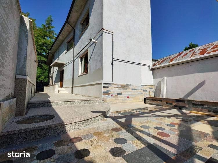 Casă cu 3 camere cu Teren 300 Mp în Brătianu