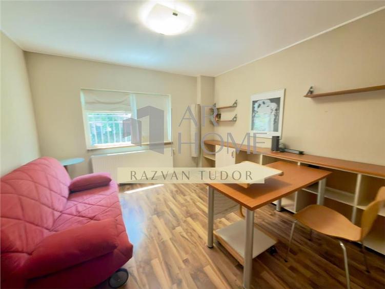 Apartament cu 3 camere decomandat, mobilat în Democrației