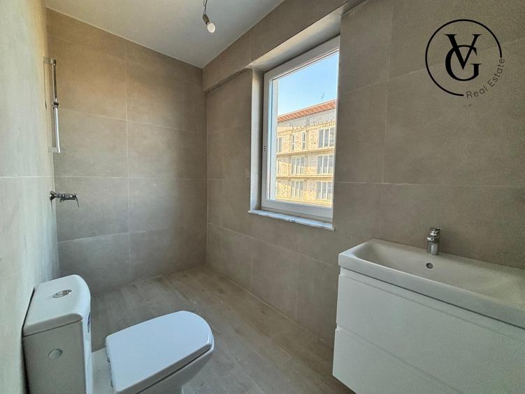 Apartament cu 3 camere semidecomandat în Mamaia-Sat