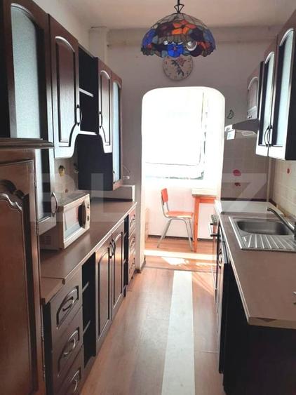 Apartament cu 2 camere decomandat, mobilat în Tractorul