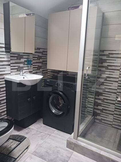 Apartament cu 3 camere semidecomandat, mobilat în Traian