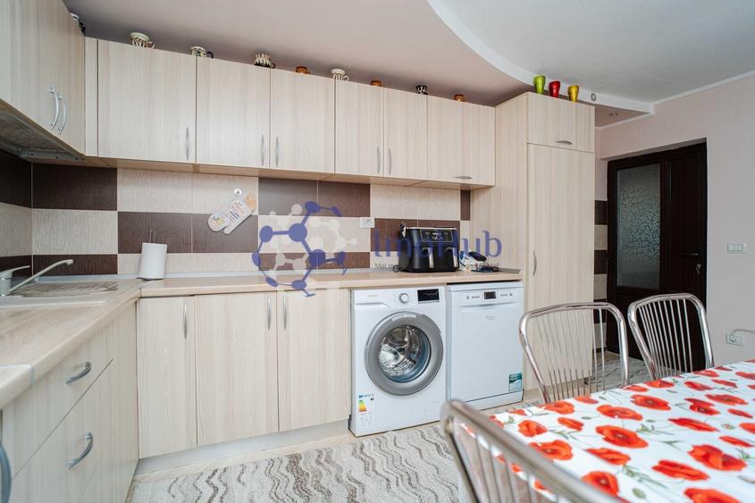 Casă individuală cu 3 camere cu Canalizare în Uricani