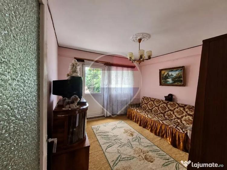Apartament cu 3 camere de vanzare in zona Pompieri - Focsani (Vrancea) - 2