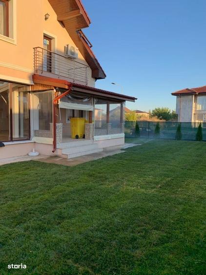 Casă cu 4 camere în Băneasa