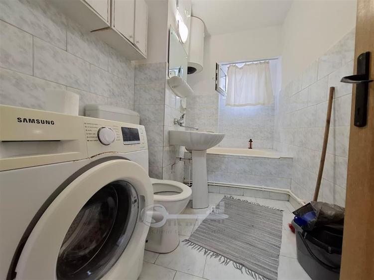 Apartament cu 3 camere decomandat, mobilat în Dacia