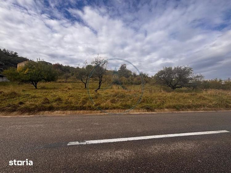 Teren de 5600 mp, în Centura