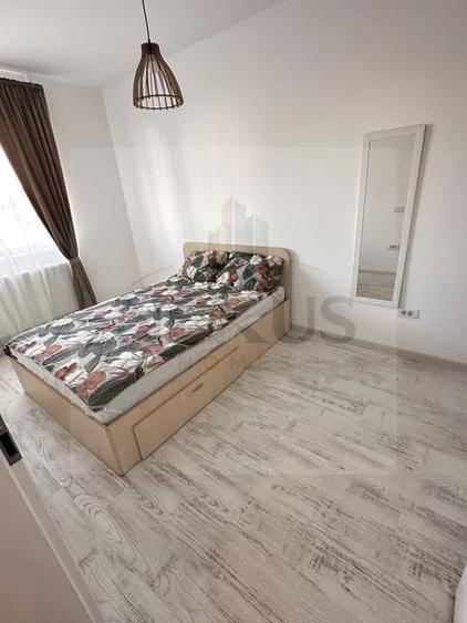 Apartament cu 2 camere semidecomandat, mobilat în Sud