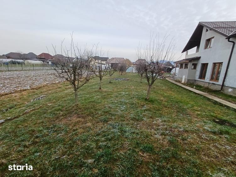 Casă cu 3 camere cu Teren 700 Mp în Recea