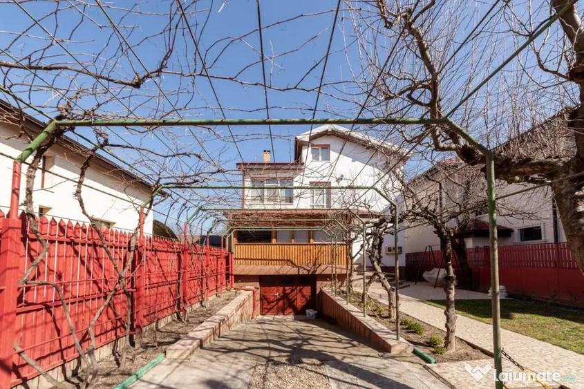 Casă cu 7 camere cu Teren 350 Mp în Exercițiu
