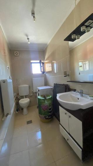 Casă cu 6 camere cu Teren 231 Mp în Central