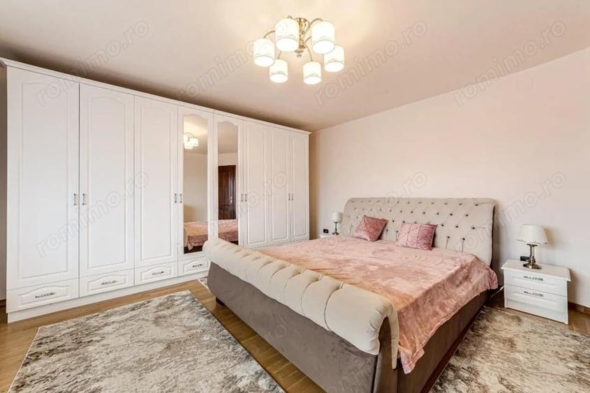 Casă cu 6 camere cu Teren 1013 Mp în Central
