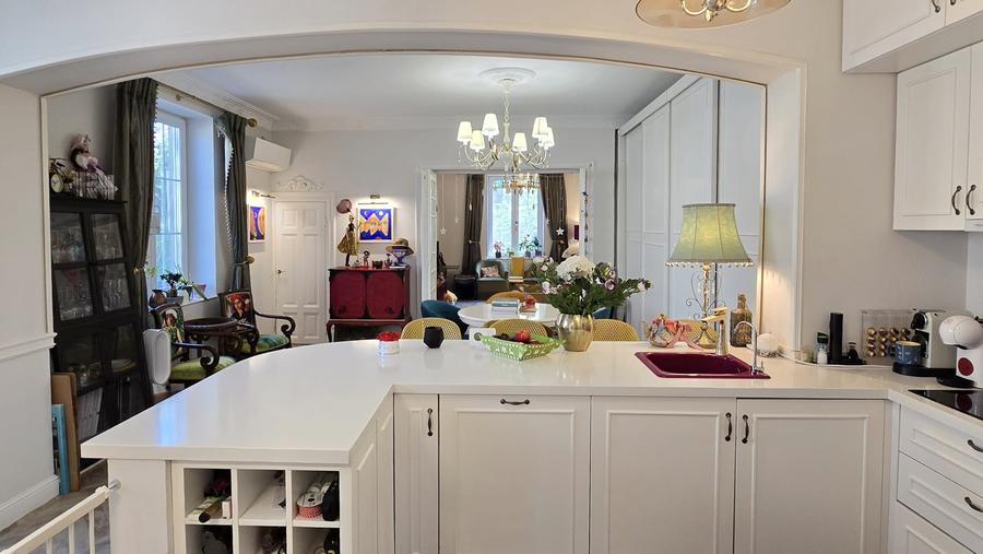Apartament cu 5 camere decomandat în Domenii