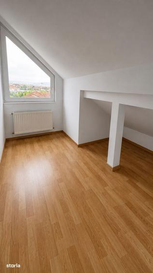 Apartament cu 4 camere, mobilat în Central