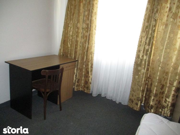 Apartament cu 3 camere decomandat în Drumul Taberei — fotografia 3