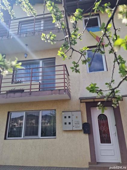 Casă cu 6 camere în Florești