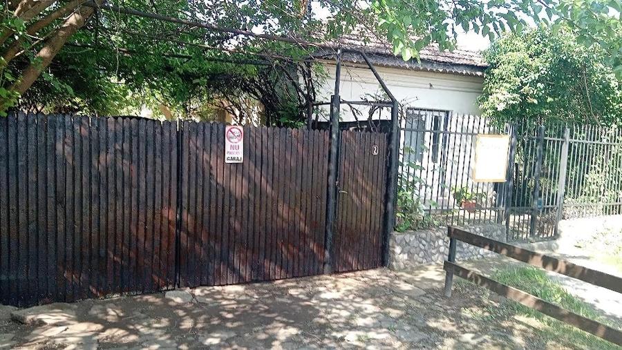 Casă cu 3 camere cu Teren 4000 Mp în Racovița