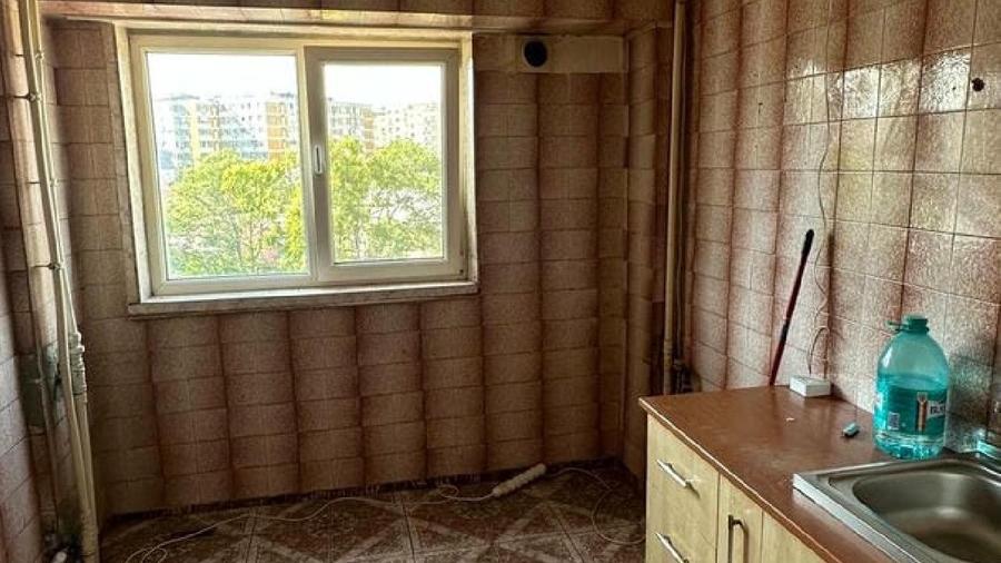 Apartament cu 2 camere semidecomandat în Rahova