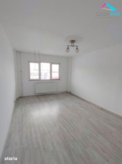Apartament cu 3 camere decomandat în Republicii