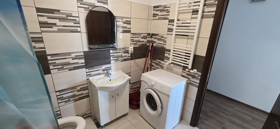 Apartament cu 2 camere semidecomandat în Manolache