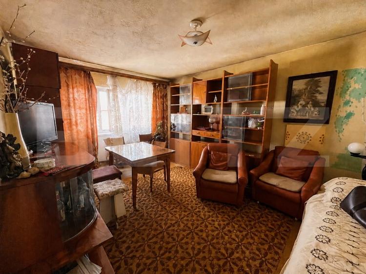 Apartament cu 3 camere decomandat, mobilat în Central