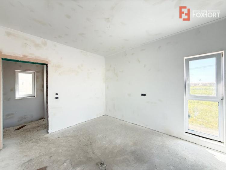 Casă cu 4 camere cu Teren 316 Mp în Săcălaz