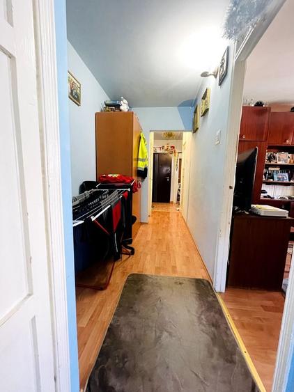 Apartament cu 3 camere decomandat, mobilat în Rogerius