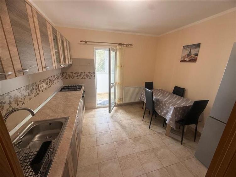 Apartament cu 2 camere semidecomandat, mobilat în Zorilor
