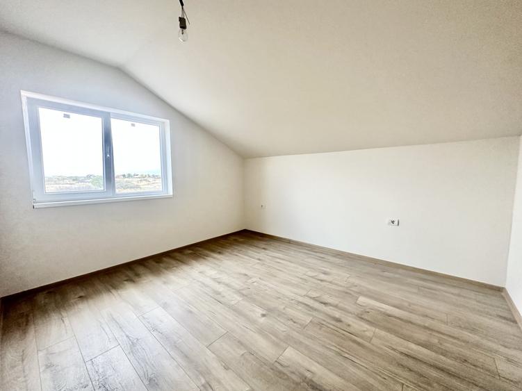 Duplex cu 4 camere cu Teren 320 Mp în Moșnița Nouă
