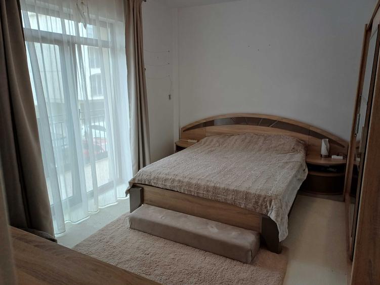 Apartament cu 3 camere semidecomandat, mobilat în Giroc