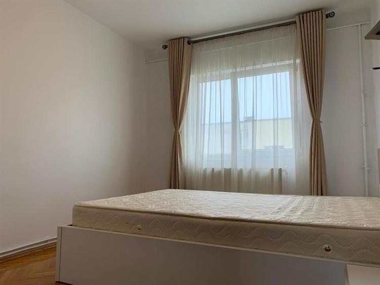 Apartament cu 3 camere decomandat, mobilat în Zorilor