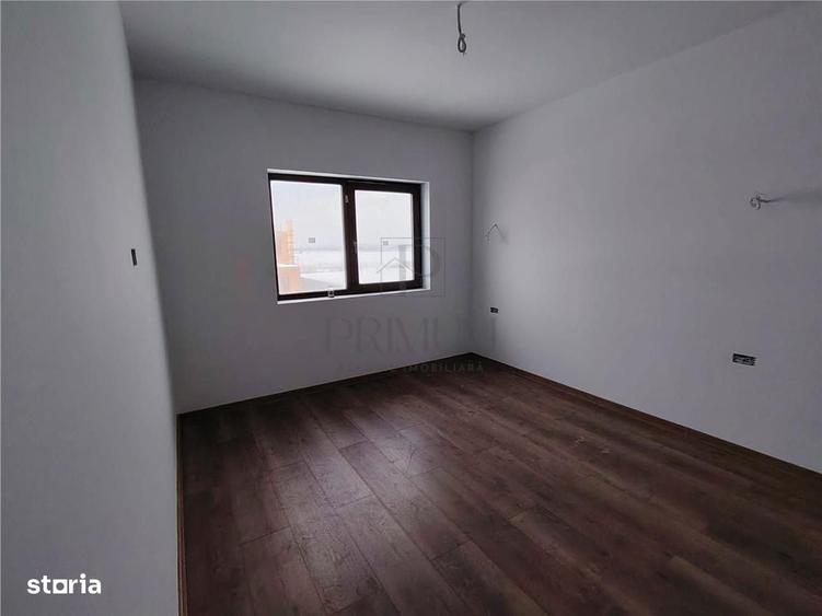 Casă cu 4 camere decomandat în Moșnița Veche