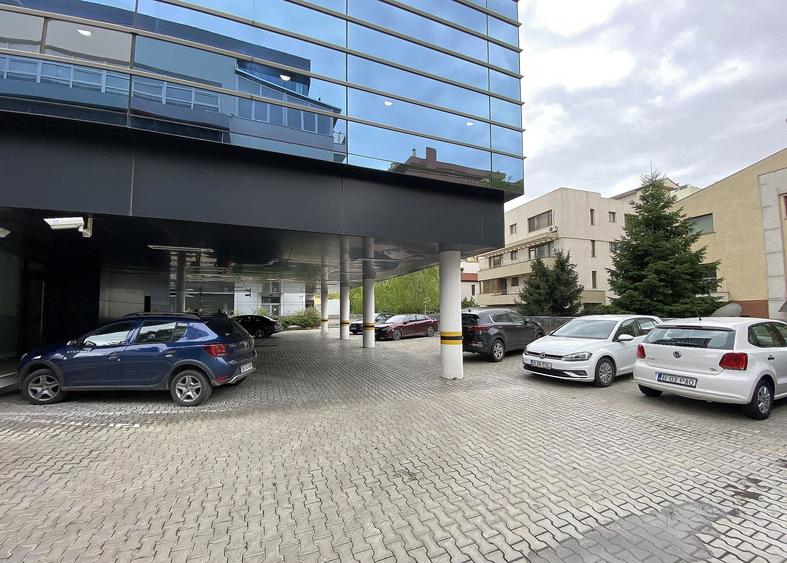 Birou, de 4,000 mp, în Herăstrău