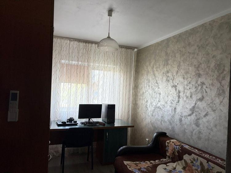 Apartament cu 3 camere decomandat în Dancu