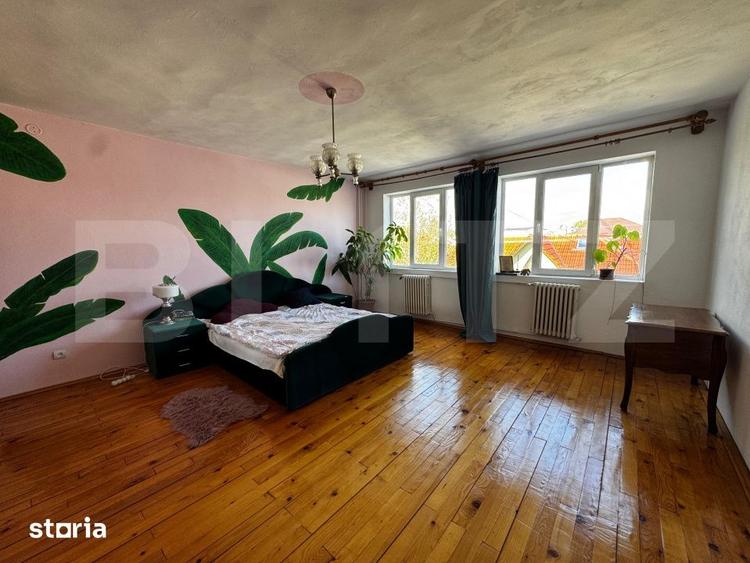 Casă cu 8 camere cu Teren 767 Mp în Lipoveni