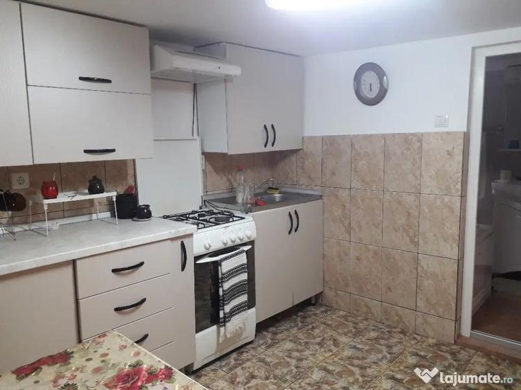 Casă cu 3 camere cu Teren 1800 Mp în Plopeni