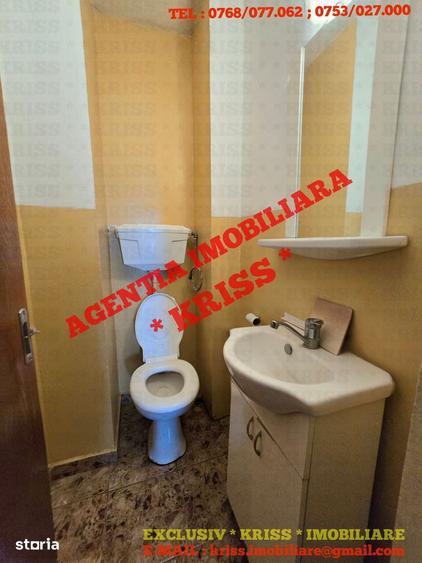 Apartament cu 4 camere decomandat în Negru Vodă
